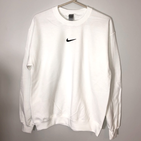 Nike Tops - Nike crewneck